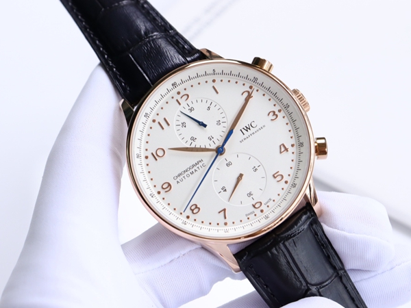 アイ・ダブリュー・シー正面デザイン